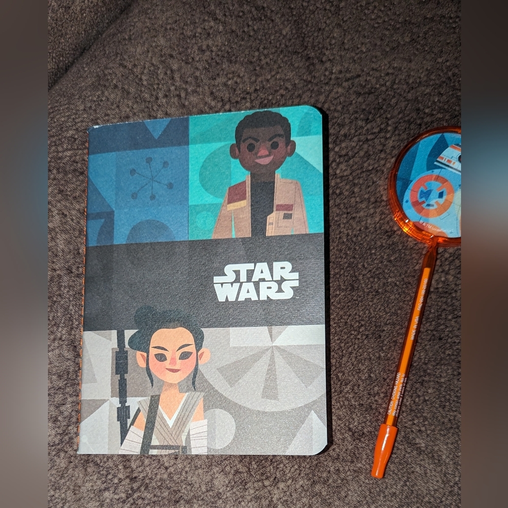 NEW! 2 PC, animated Star Wars, blank journal and bb8 pen